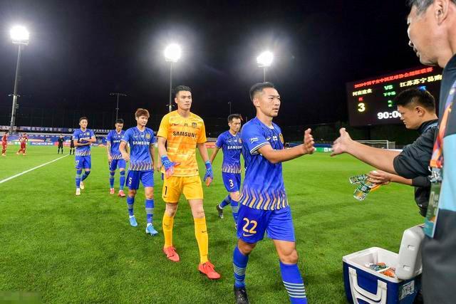 莱万本赛季18场20球 连续14个赛季进球20+